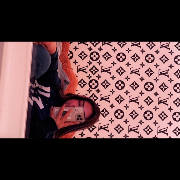 Meet your Posher, Ashley - Picture 1 of 1